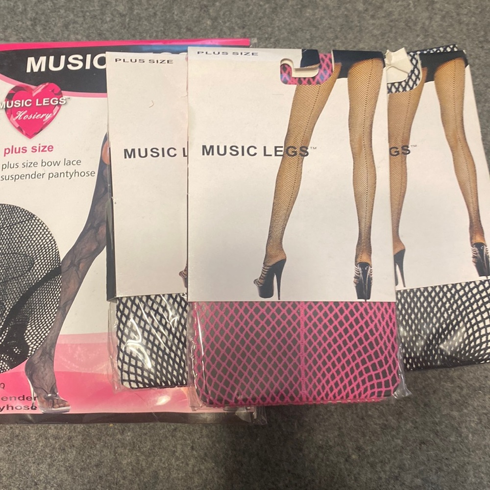 Lot of 4 music legs fishnets. Plus size